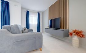 Wave Crest Holiday Apartments